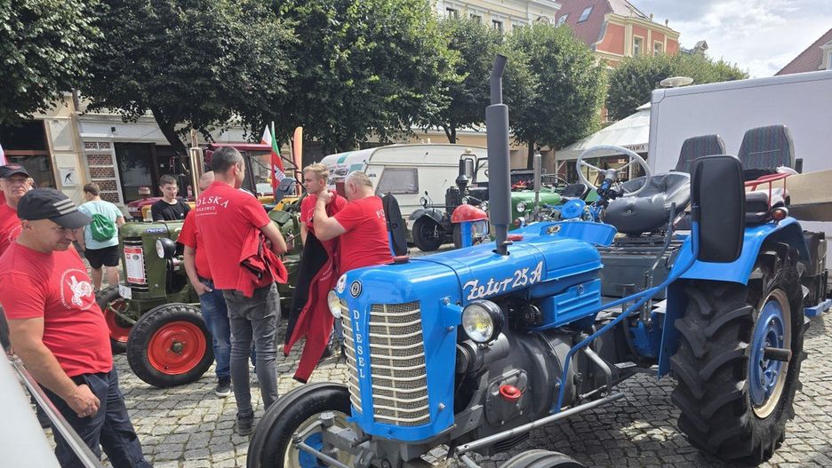 Do Leszna przyjechali uczestnicy Rajdu Traktorów im. Martina Havelki. W najbliższy weekend wezmą udział w festiwalu w Wilkowicach