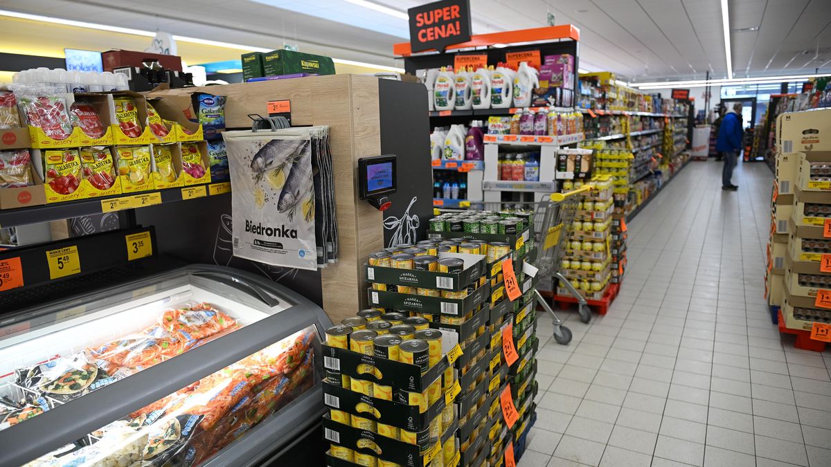 handel w Wigili�
Warszawa, 24.12.2024. Handel w jednym ze sklep�w w Warszawie, 24 bm. (obm/awol) PAP/Marcin Obara
Marcin Obara
artyku�y spo�ywcze, Biedronka, Bo�e Narodzenie, dyskont, handel do 14.00, handlowa, sklep, spo�ywczy, supermarket, Wigilia, wigilijny, zakupy, przemys�owe