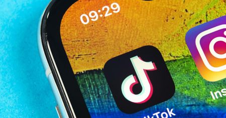 Łykali leki na alergię. Tragiczny finał challenge’u na TikToku. Nie żyje 15-latka