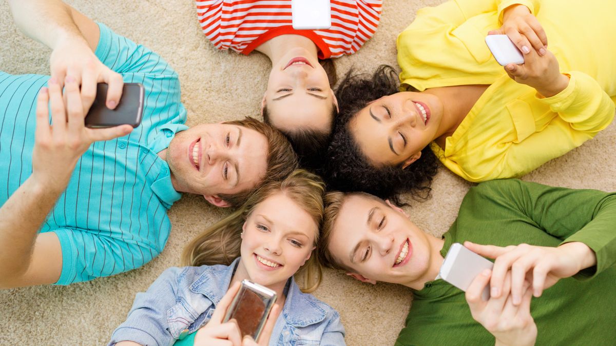 Zaskakujące wyniki badań. Technologie jednak zbliżają ludzi? 1