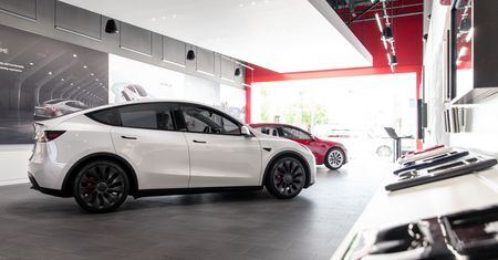 Tesla otworzy salon w Lublinie. Będzie można odebrać tu samochód lub też go naprawić