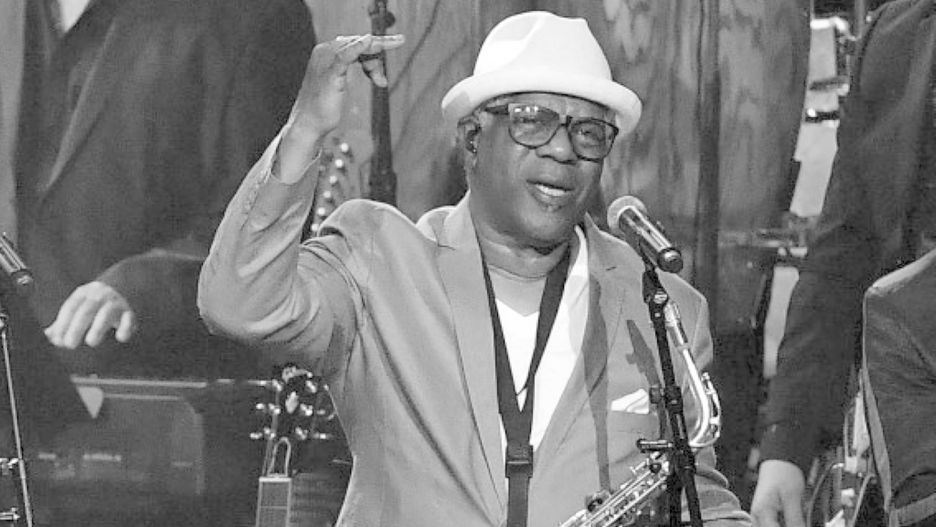 Dennis Thomas na scenie w 2018 r.