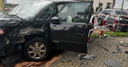 Pyrzowice: Cztery kobiety ranne po zderzeniu dwóch osobówek. Kierowca BMW nie ustąpił pierwszeństwa