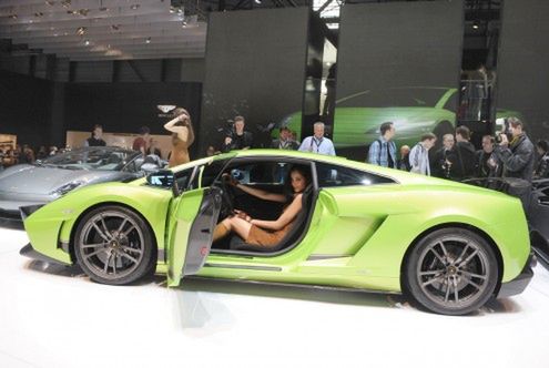 Chodź i sprawdź - Lamborghini Gallardo 570-4 Superleggera z bliska [wideo]