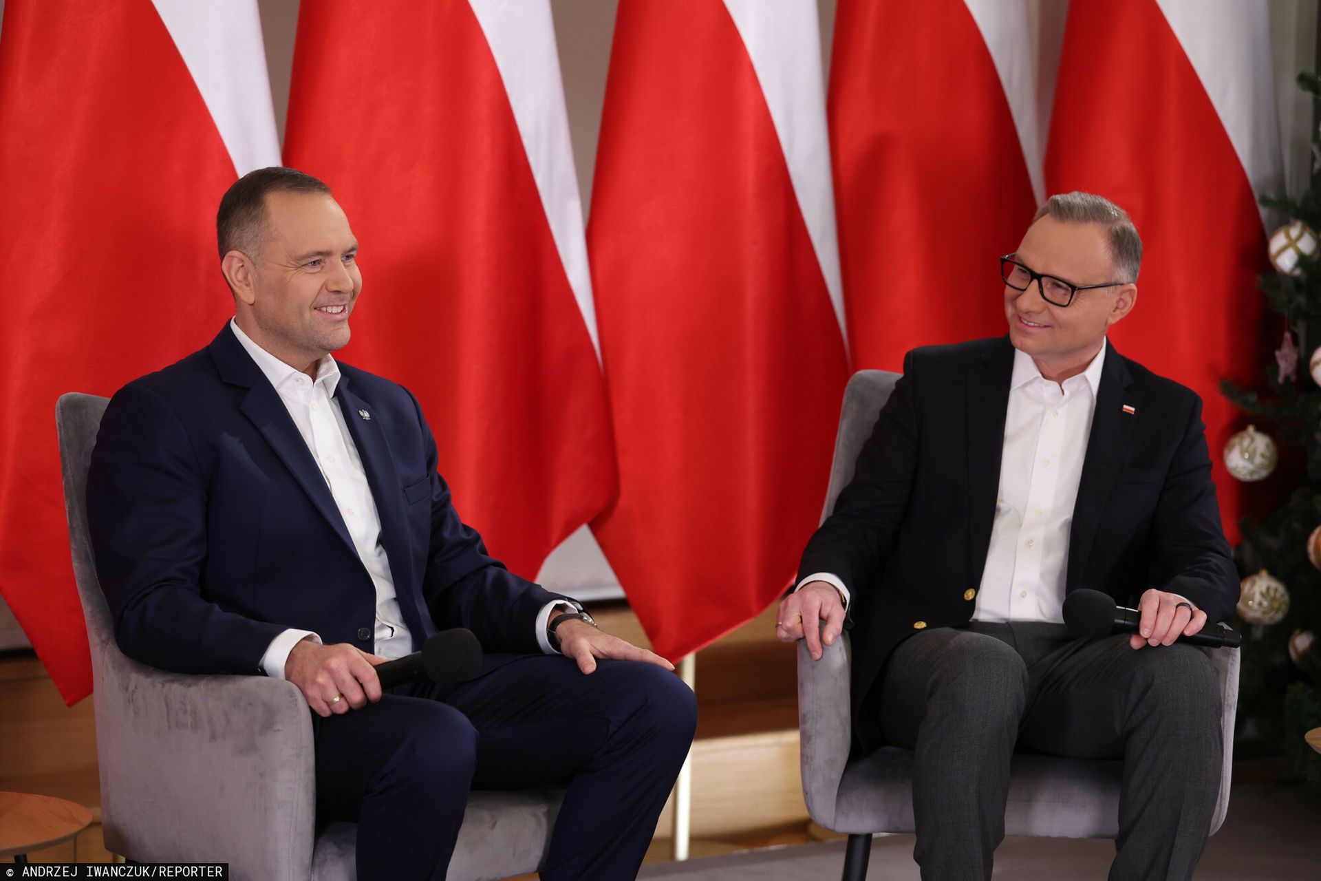 wiadomości,aktualności,WP Wiadomości Nawrocki lepszy niż Duda? Nowy sondaż ujawnia nastroje Polaków