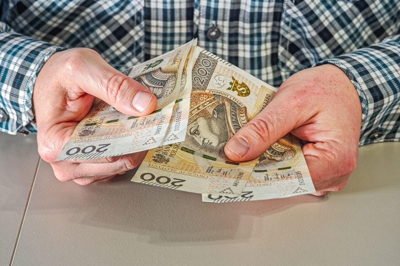 Ile trzeba zarabiać na 8 tys. zł emerytury? Oto wyliczenia
