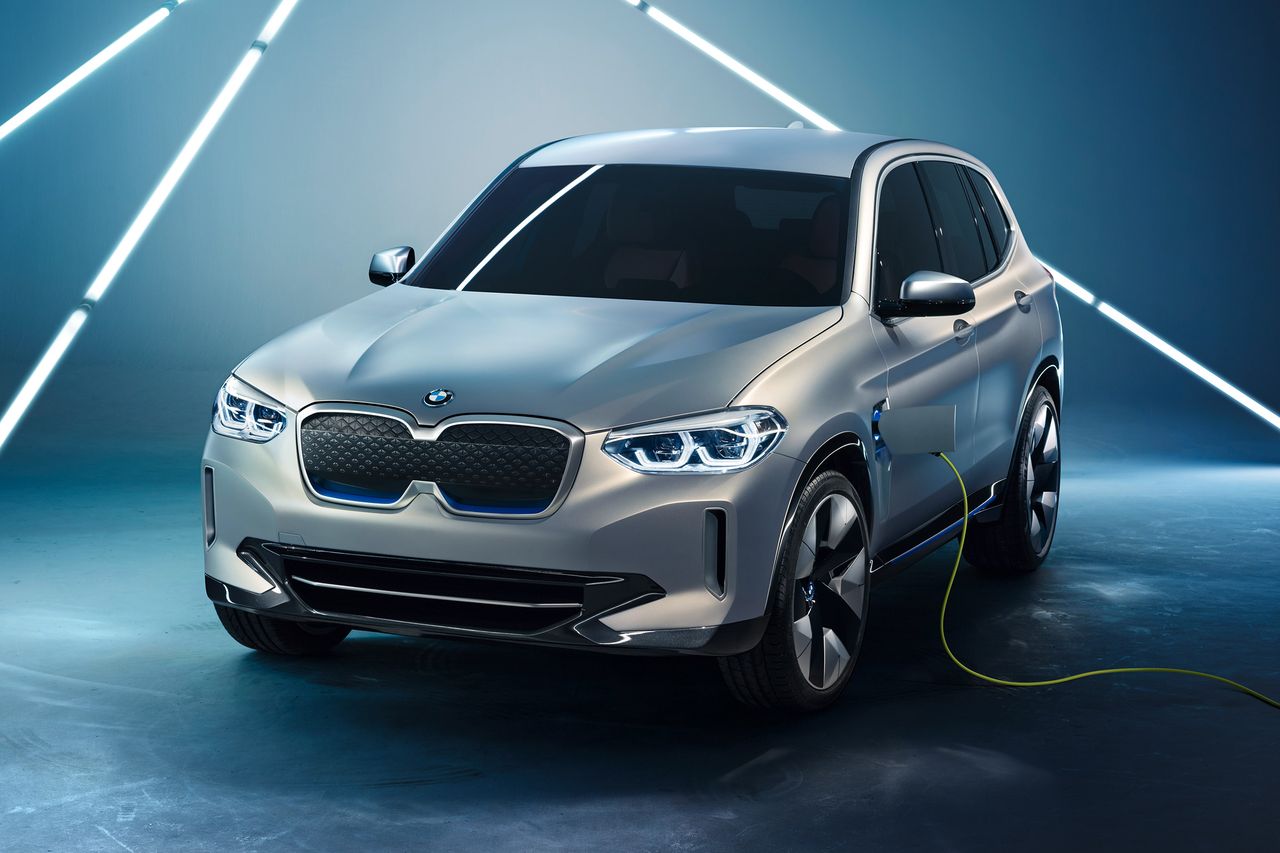 BMW zapowiada elektrycznego SUV-a. W Pekinie prezentuje Concept iX3