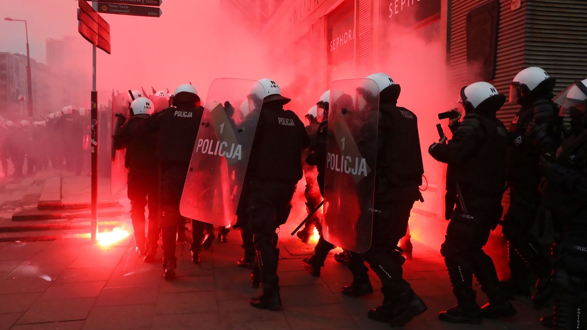 Marsz Niepodległości. Policja komentuje postrzelenie fotoreportera