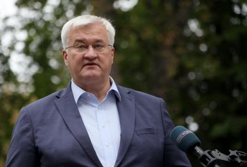 UE wykreśli dwóch rosyjskich oligarchów z czarnej listy? Ostra reakcja Ukrainy