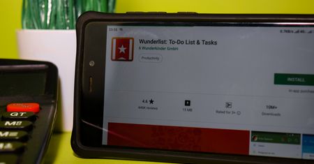 Microsoft. Krótki poradnik o tym, jak można wyrzucić ponad 100 mln dol.