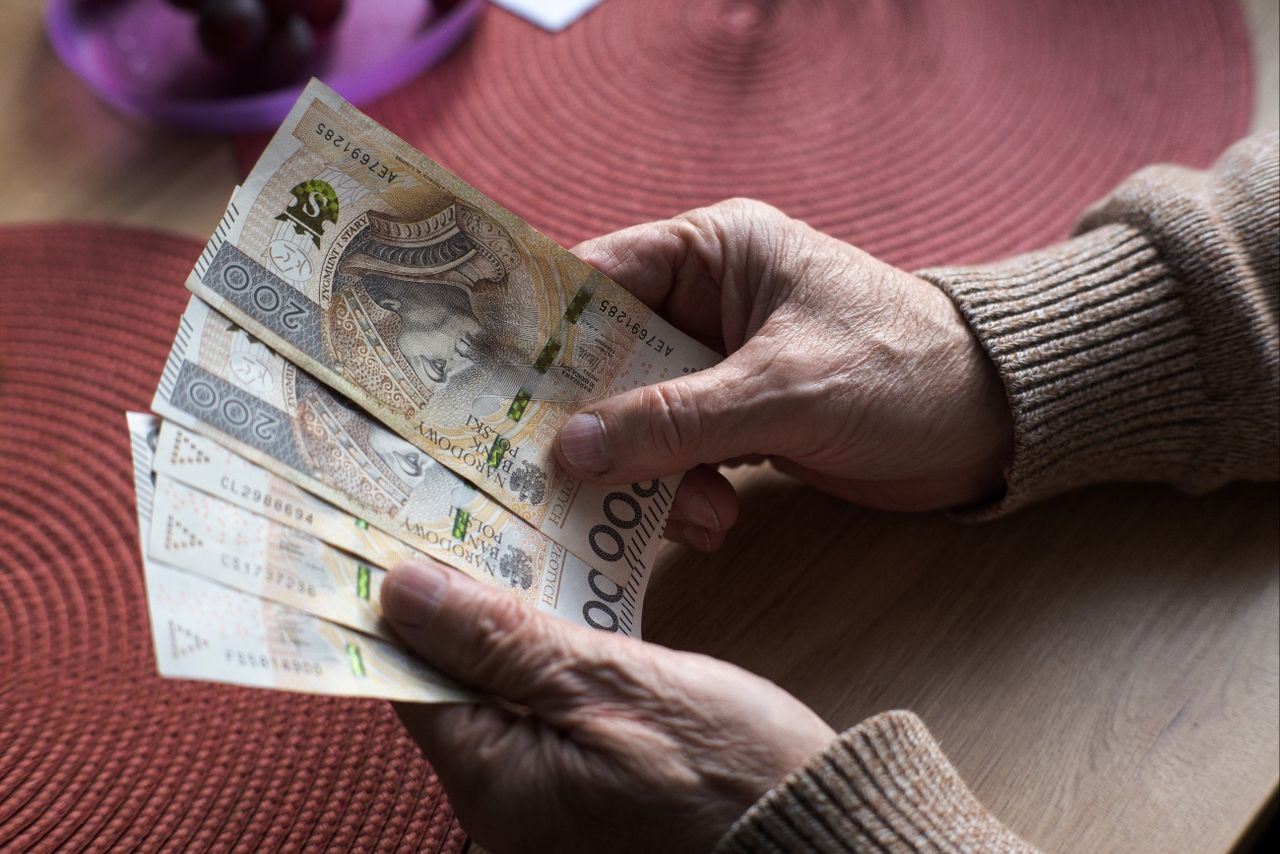 Emeryt wygrał w sądzie z ZUS. Ważny wyrok dla 200 tys. seniorów