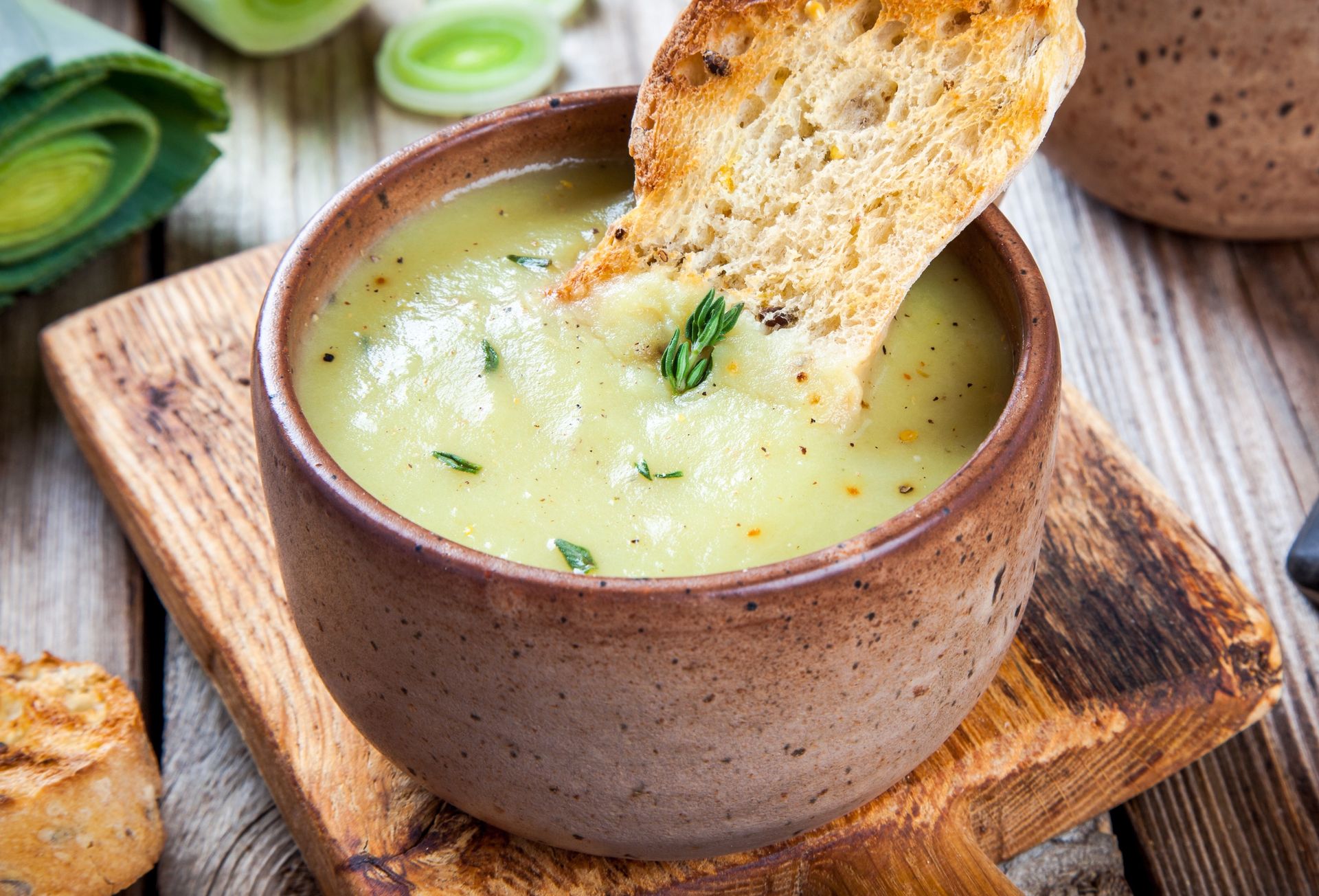 Jest lekki, śmietankowy i pożywny. Dzieci zajadają bardziej niż pomidorówkę