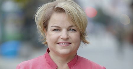 Jaką wodę pić? Katarzyna Bosacka dała znać, co poleca