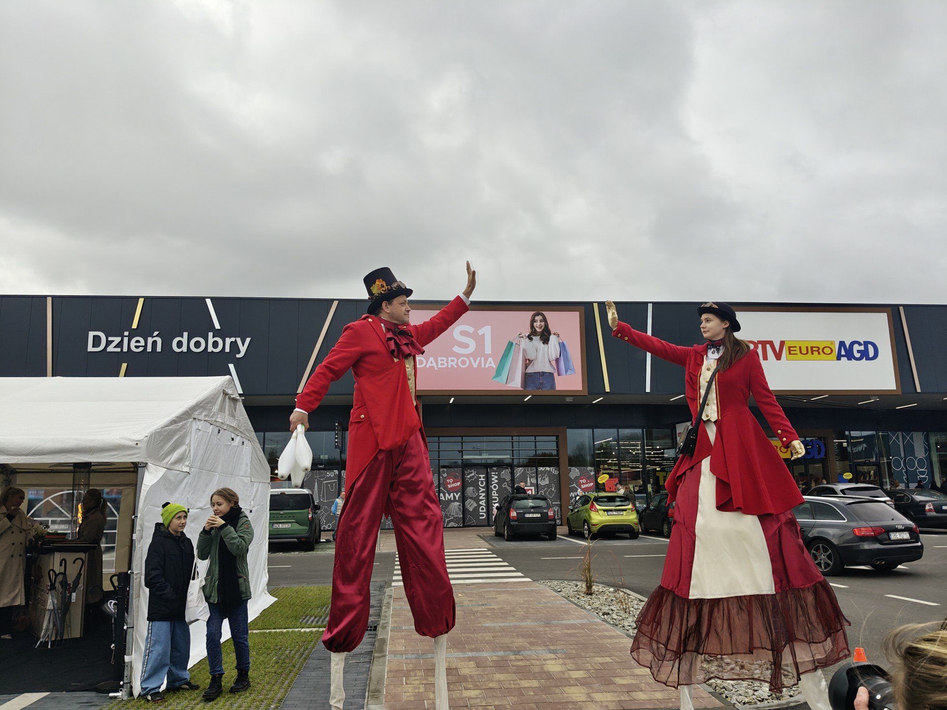 Dąbrowa Górnicza ma NOWY park handlowy! Za nami oficjalne otwarcie S1 Dąbrovia - ZDJĘCIA. Był poczęstunek, konkursy i występy...