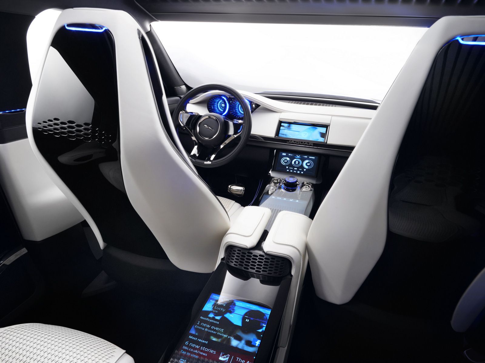 Jaguar C-X17 Concept w studiu i plenerze [galeria] 16