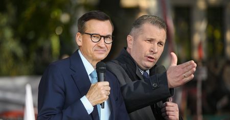 Czarnek wskazuje na Morawieckiego. "Z 'lepszości' wyszła zdrada"