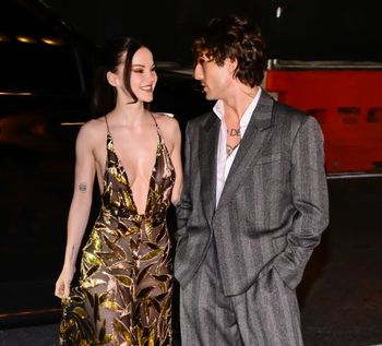 Związała się ze znanym Włochem. Dove Cameron pokazała imponujący pierśnionek