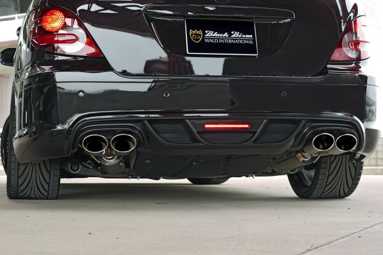 Mercedes klasy R Black Bison Edition od Wald International