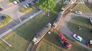 Zderzenie tramwajów przy wyjeździe z pętli. Oba zostały wykolejone z torów