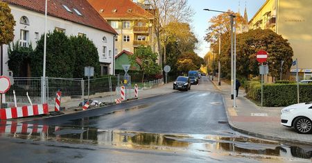 Ostróda: Zmiany w ruchu na ulicy Herdera. Przywrócono ruch jednokierunkowy