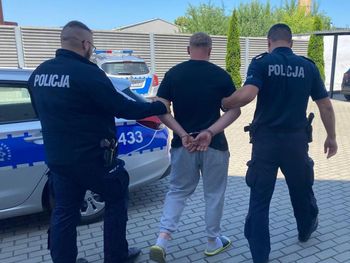Wielkopolska: 20-latek wracał pijany do domu. Po drodze ukradł ciężarówkę