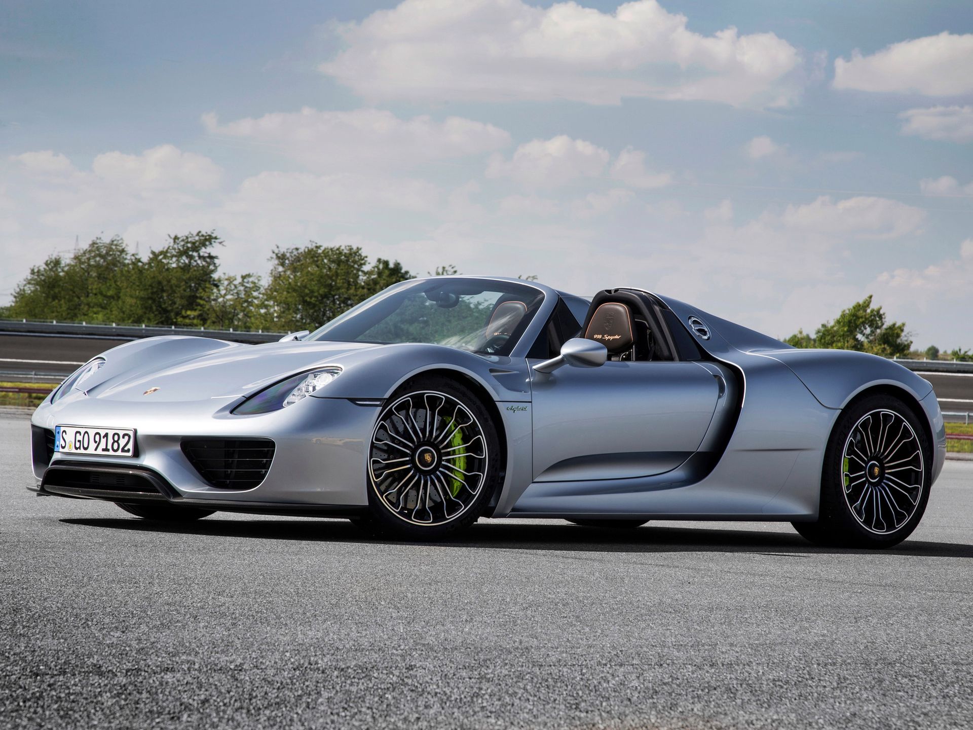 Porsche 918 6