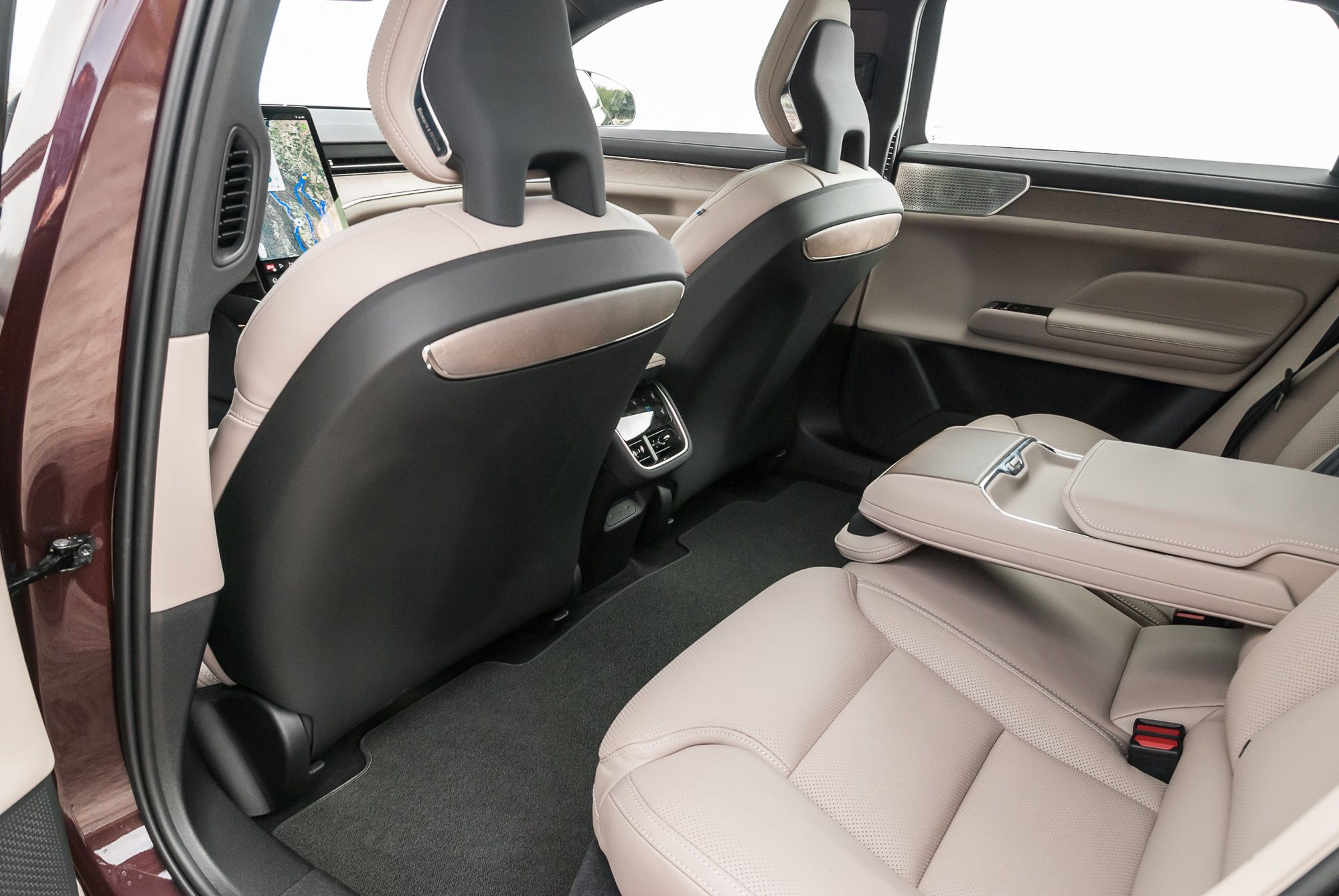 Volvo ES90