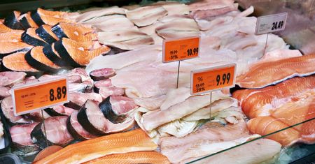 Zwróć uwagę w sklepie. Tak wybierzesz najlepsze ryby na swój świąteczny stół