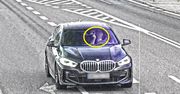 Kierowca BMW pokazał środkowy palec do fotoradaru. Zostanie deportowany