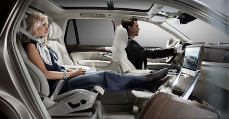 Lounge Console - koncepcyjna przestrzeń w topowym Volvo XC90 Excellence