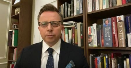 "Posłowie KO przejdą do PiS". Kąśliwa odpowiedź dla wiceministra Budy