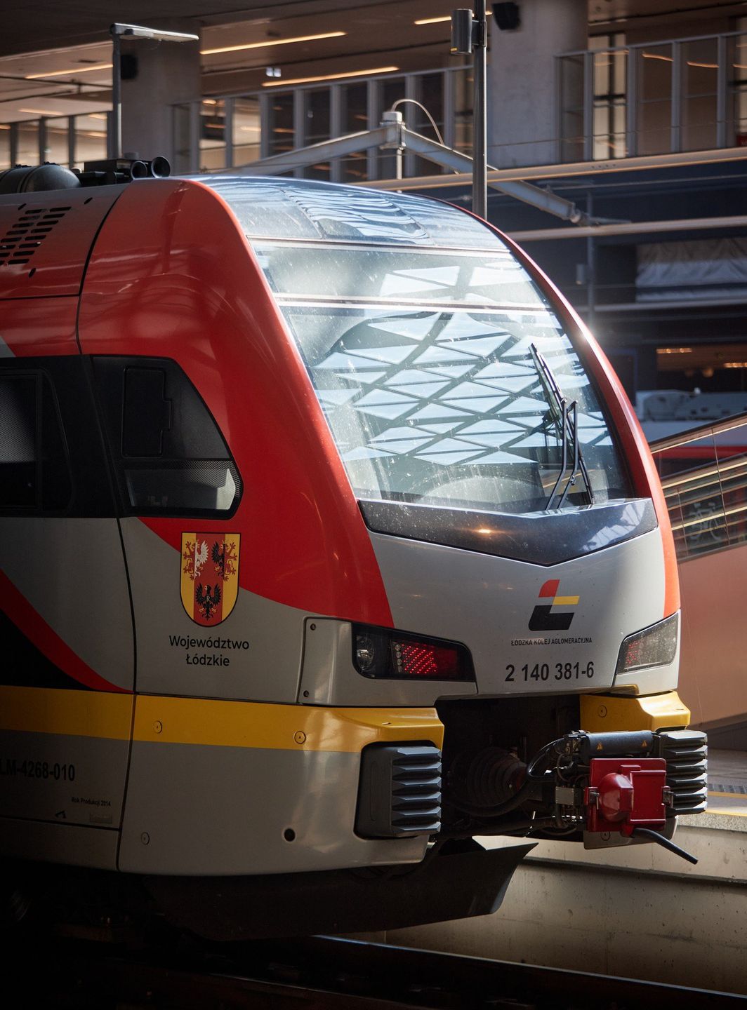 Pociągi ŁKA z roku na rok przewożą coraz większą liczbę pasażerów