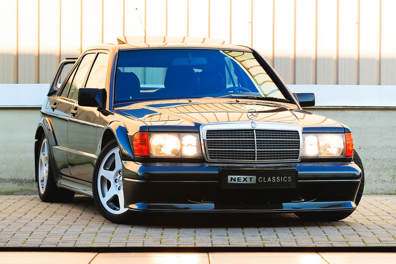 Ten Mercedes-Benz 190E 2.5-16 Evolution II mimo wieku i przebiegu nadal jest sporo wart