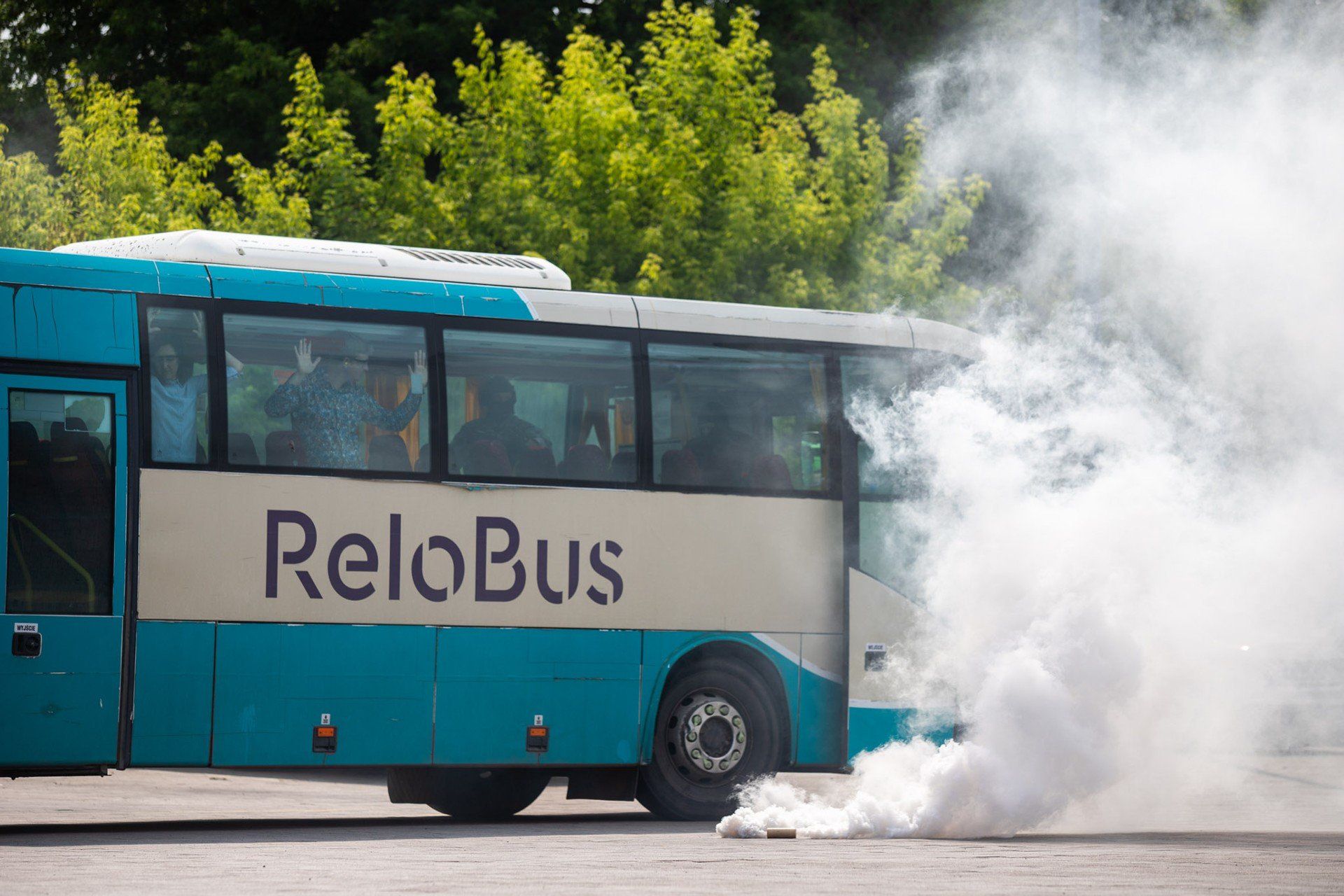 Ćwiczenia na dworcu autobusowym w Toruniu