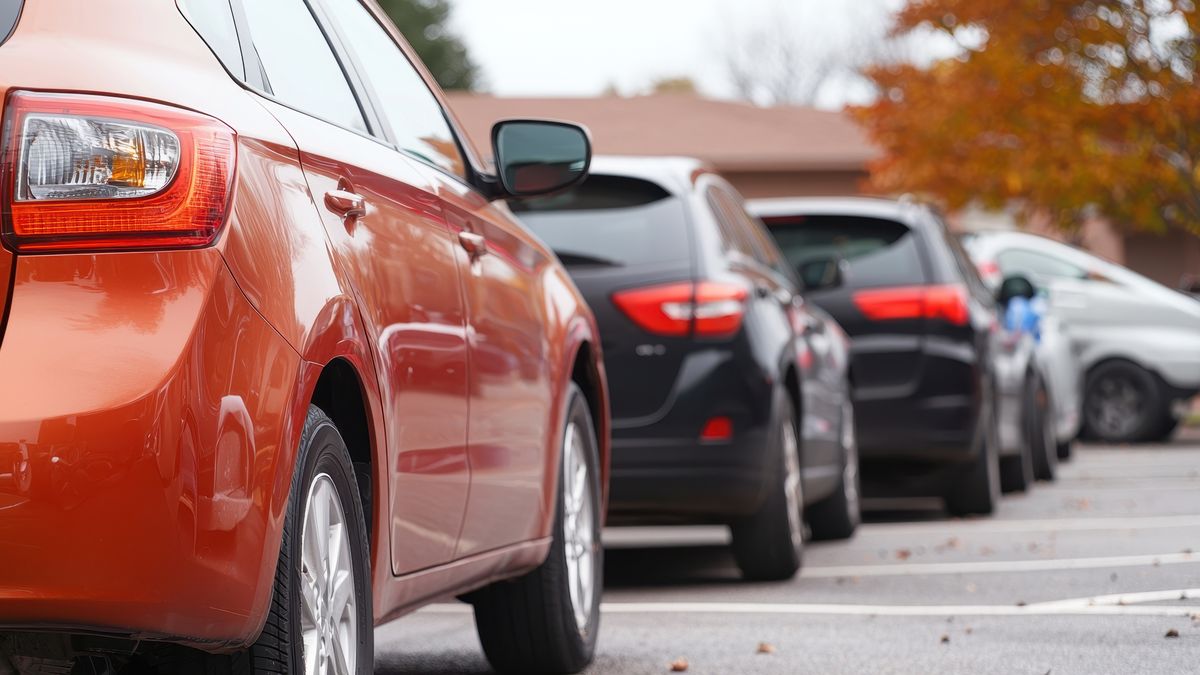 Przyszli nocą w kominiarkach i nożami pocięli opony