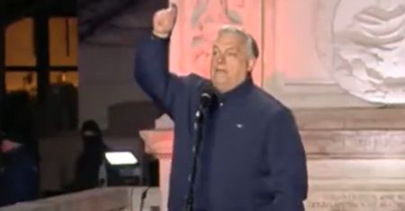 Orban wygwizdany. Aż eksplodował. Ostra reakcja. "Złamany człowiek"