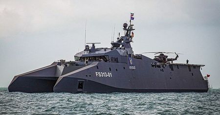 Iran uzbroił okręty w pociski o zasięgu 2000 km