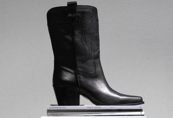Kowbojki damskie hitem wśród gwiazd! Dlaczego te buty są tak popularne?