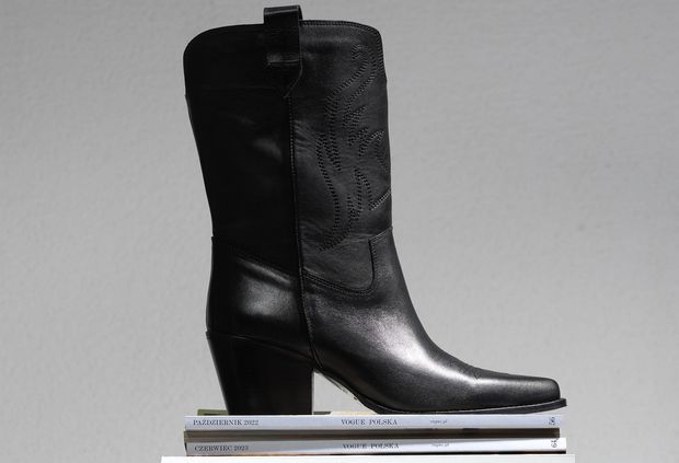 Kowbojki damskie hitem wśród gwiazd! Dlaczego te buty są tak popularne?