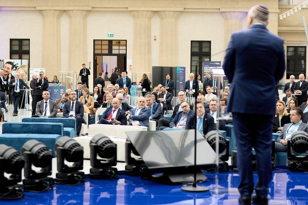 Kod źródłowy to nowa racja stanu. Podsumowanie II edycji East x West Forum: Polska podmiotem cyfrowej rewolucji