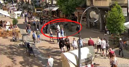 Zegar pokazał 16:29. Ujęcie z Krupówek. Komentarz zbędny