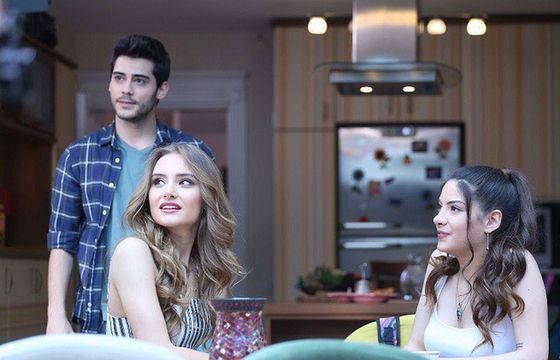 Turecki serial „Marzę o Tobie” letnią nowością TVP2