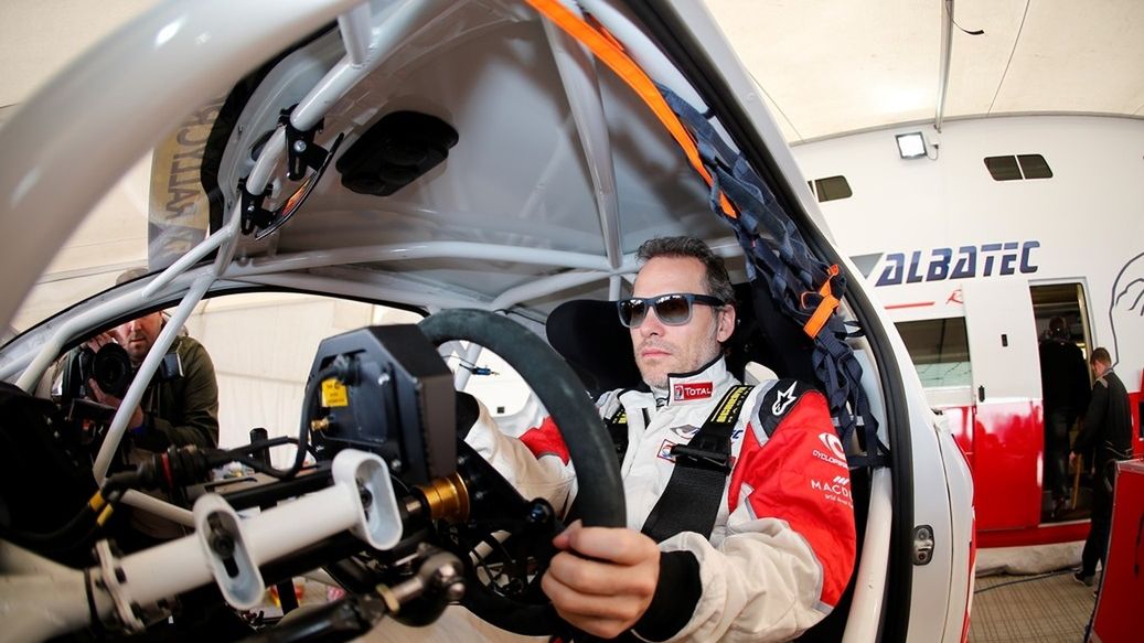 Jacques Villeneuve: „Zatrudnienie Verstappena to najgorsza rzecz w F1” 1