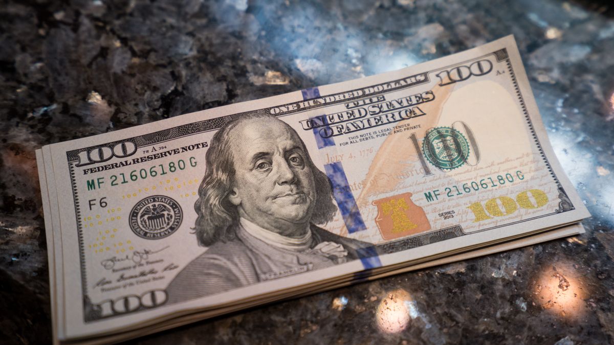 Kursy walut. Co z dolarem?