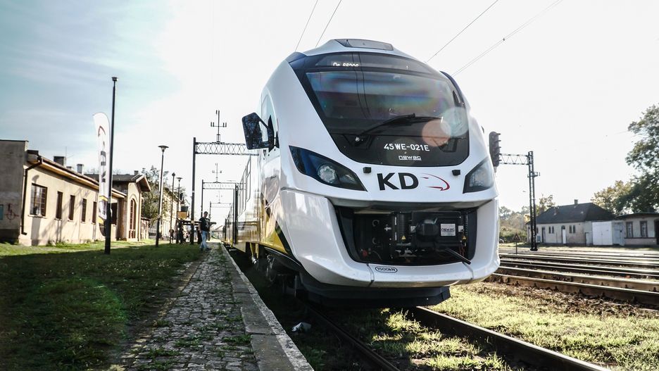 Kwarantanna narodowa. Zawieszone połączenia kolejowe na Dolnym Śląsku. Już od 28 grudnia