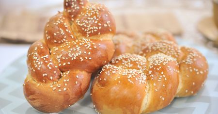 Najlepsza drożdżowa chałka. Prosty przepis krok po kroku