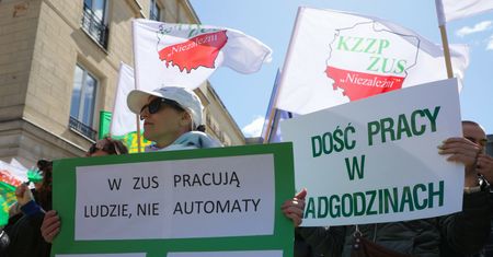 Wrze w ZUS. Związki uderzają w rząd i ministerstwo. Zapowiadają strajk