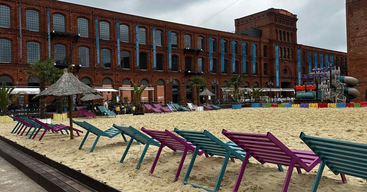 Manufaktura rozpoczęła sezon plażowy. Impreza inauguracyjna na piasku już dziś o 19:00