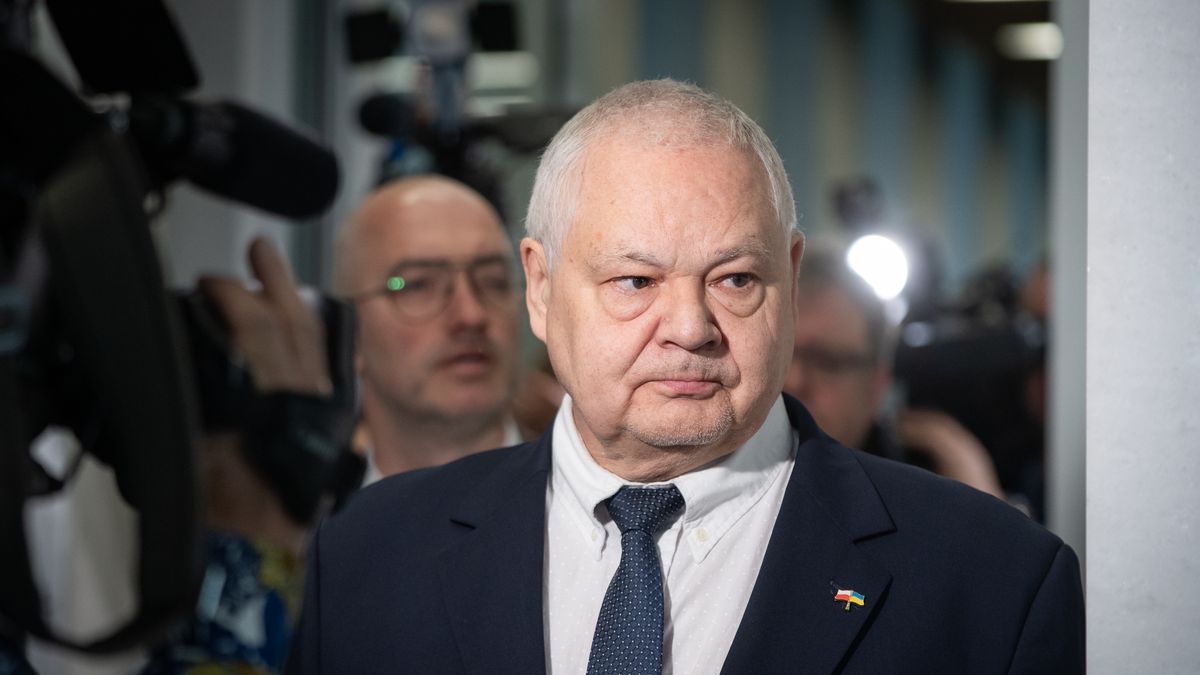 Prezes NBP Adam Glapiński przekonuje, że zadaniem Donalda Tuska jest wprowadzenie Polski na kurs do strefy euro