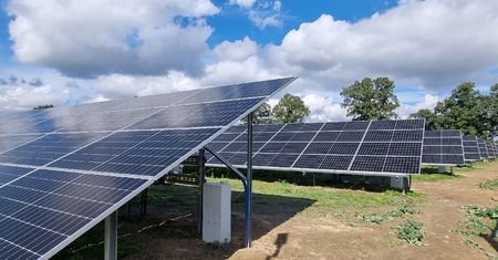 Znany deweloper zasili swoje budynki czystą energią. Z farmy